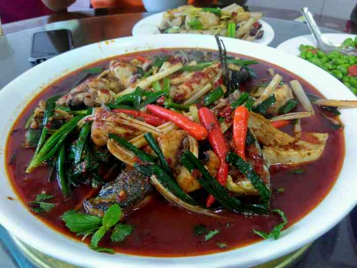 抚仙湖附近都是农家院,不能要求太高,味道和卫生情况一般,可以吃饱