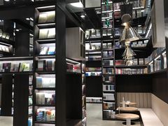 -钟书阁(群光广场店)