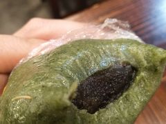 芝麻青团-江南春(中山中路店)