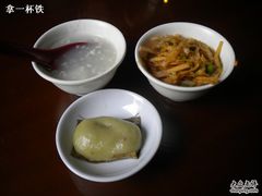 套餐里的点心-龙抄手(文殊坊店)