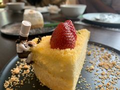 -Chom Cafe and Restaurant