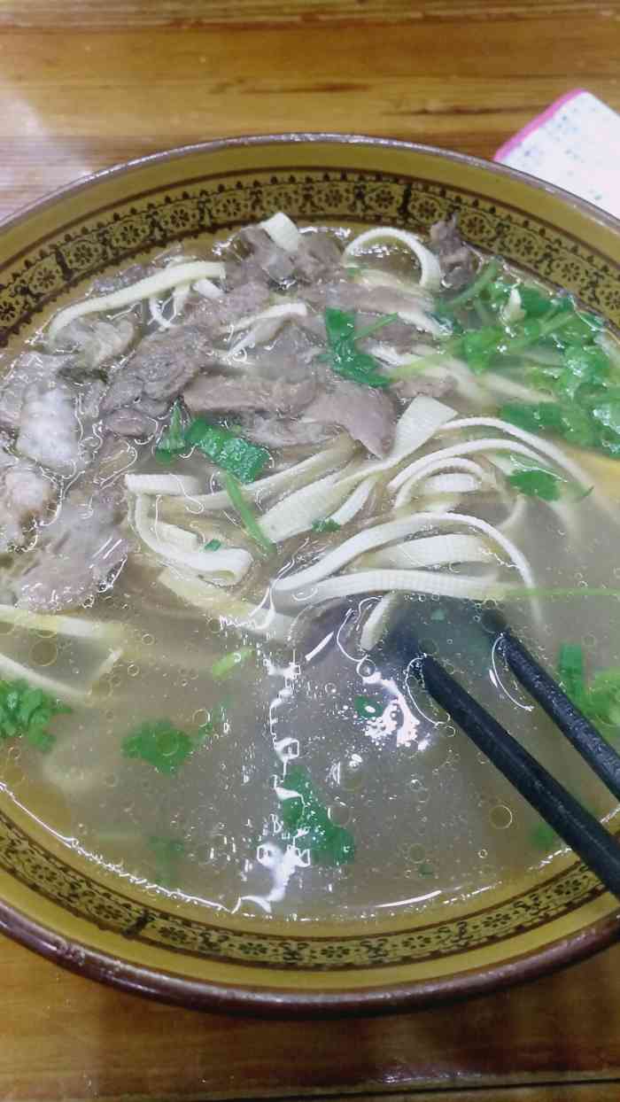 正宗豫香睐黄牛肉-"门店很不起眼,进门就是两个大炉子,一个炉.