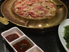 -猪啊牛呀羊啊铜盘烤肉(正大广场店)