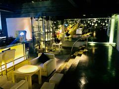 -穹六人间 people 6(岳阳路店)