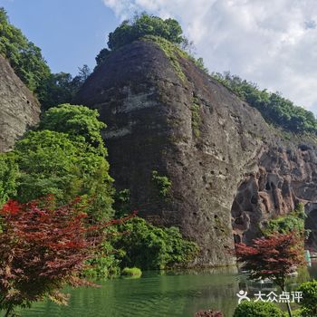 象形山位于湖南省长沙市浏阳市达浒镇，西临官渡镇潘溪村