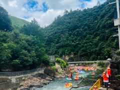 -安吉龙王山峡谷漂流
