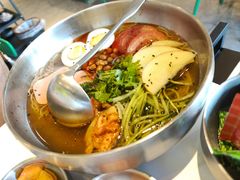 -山野的朋友露营炭火烤肉