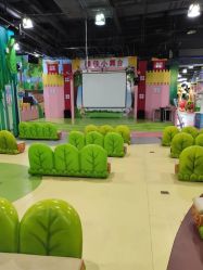 -维佳童话镇演出现场(徐东店)