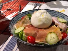 布拉塔奶酪配火腿沙拉-Primo·丽莫意大利窑烤披萨