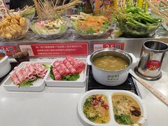 -百品聚旋转火锅(万德庄店)