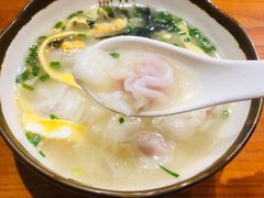 手包小馄饨-龍堂蟹黄小笼包(万家丽店)