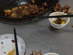 -粘豆包柴火铁锅炖