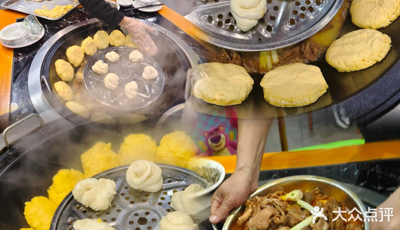 据说这是玉林最好吃的东北铁锅炖！你吃过了吗？