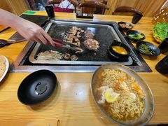 -小黑猪石板烤肉(皇冠花园店)