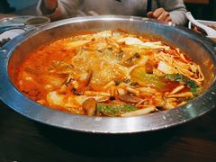 -野山舂·贵州现舂酸汤火锅(鸿通城店)