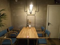 -HIGH FIVE哈福手工汉堡(桂林路店)