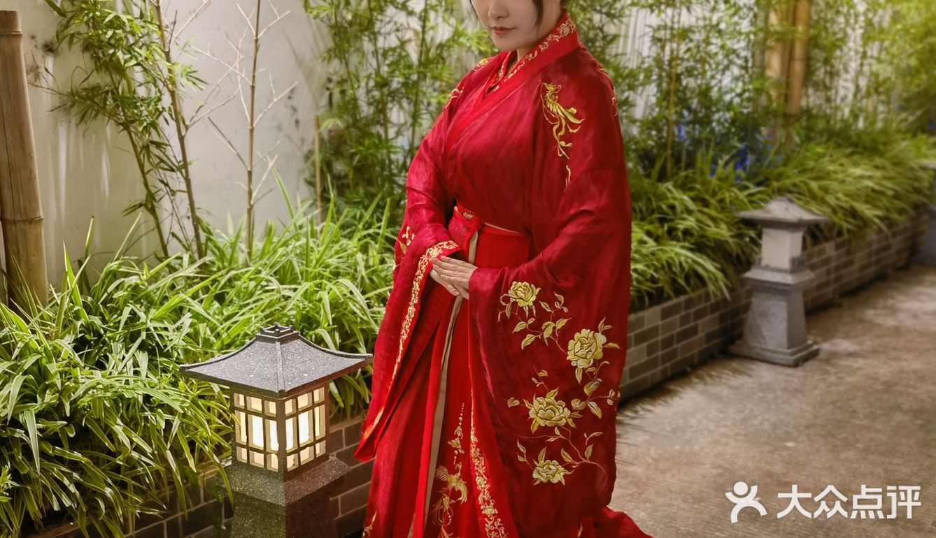 你以为我们是在拍艺术照吗？不，我们是在吃火锅！！