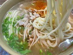 -亮亮面馆(经六路店)