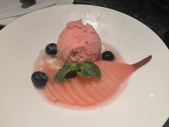香槟啤梨配芭乐雪芭-LESCEDARS Brasserie Bistro香柏树