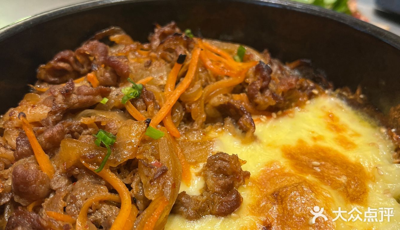 土豆泥配烤肉