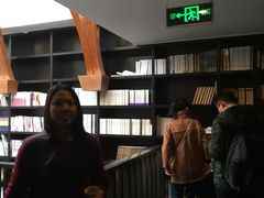 -钟书阁(松江泰晤士小镇店)