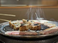 -围炉肉舍•炭烤活鳗•丹东海鲜烤肉(步行街店)