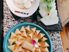 -老牌坊云南鱼豆花火锅(哈西万达店)
