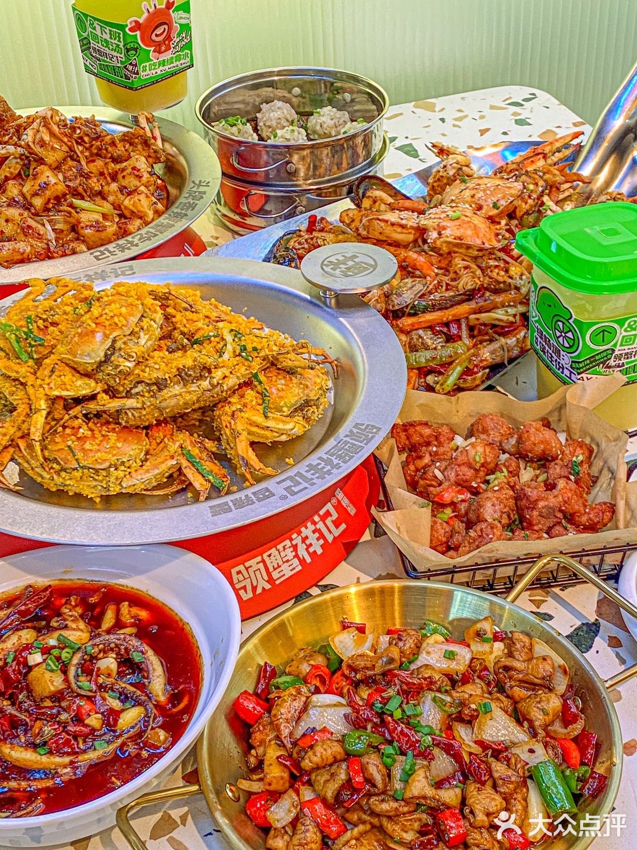 秋天的第一顿大闸蟹你想喝谁一起吃[调皮]