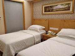 -维也纳酒店(成都春熙路李家沱地铁站店)