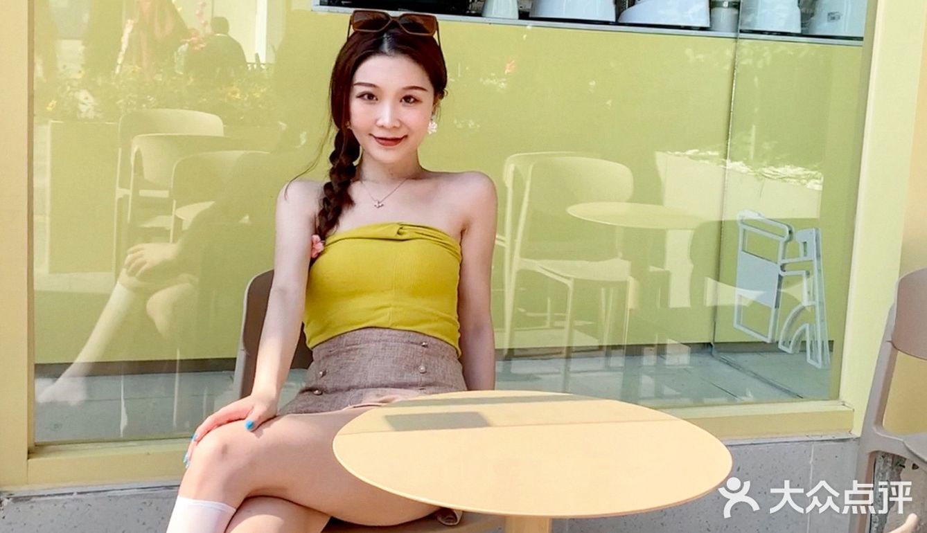 春天气息暖阳的一杯咖啡