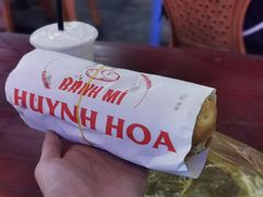 -Bánh Mì Huynh Hoa