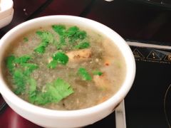 蘑菇鸡汤-老店铜锅涮