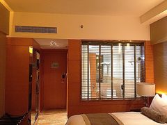 iphone_upload_pic-珠海拱北口岸希尔顿欢朋酒店