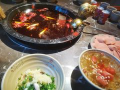 -渝大狮毛肚老火锅(遂宁万达店)