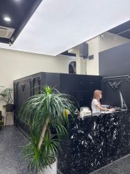 -Hair Co.一间沙龙