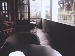 靠窗位-星巴克臻选(成都宽窄巷子店)