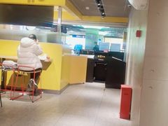 大堂-麦当劳(中山公园龙之梦店)