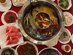 -山城年华老火锅(玉林店)