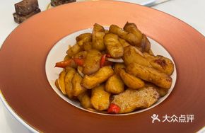 Black Mushroom and Water Chestnut Stir-Fry with Pork Slices