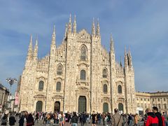 -文艺复兴百货(米兰大教堂广场店)