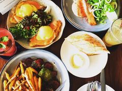 -ROAST coffee & eatery