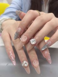 -尤米一站式美甲美睫