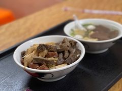 -松树干拌面店