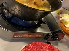 -鲜入围煮花胶鸡海鲜火锅