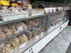 面包甜点陈列柜-闻酥园(水碾河路店)