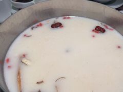 -洪氏嗨捞·广东猪肚鸡·椰子鸡火锅(西咸万象城店)