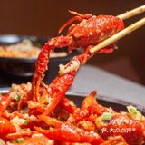 武汉探店丨谁能拒绝一碗铺满小龙虾的螺蛳粉呢？！[糖果]