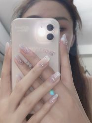 -伊人脱毛美甲美睫连锁机构