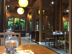 靠窗位-西双版纳洲际度假酒店-海鲜傣味烧烤·侬香全日制餐厅