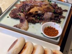 -帅巴人舅母子腊蹄民俗村
